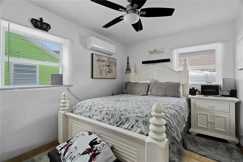 1500 Bedroom