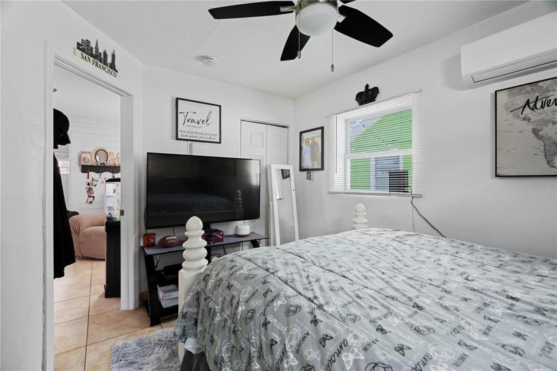 1500 Bedroom