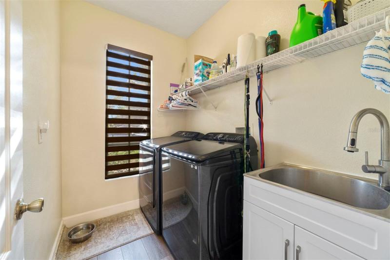 washer and dryer DO NOT convey
