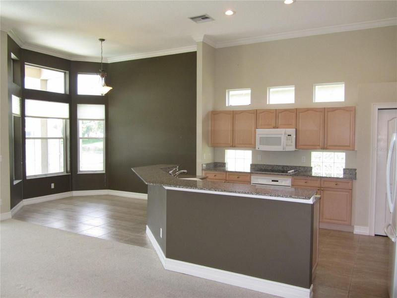 kitchen with elegant eat-in area
