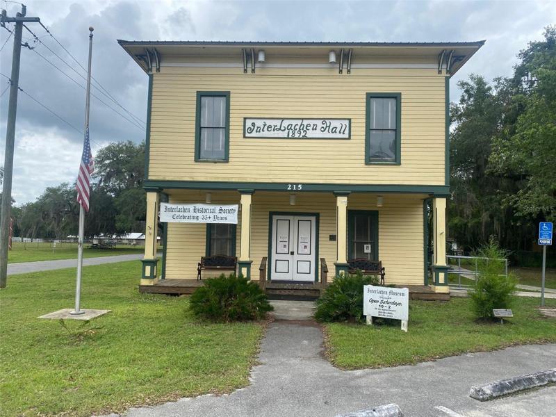 DOWNTOWN INTERLACHEN