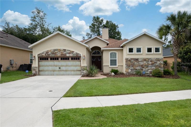 Welcome to this fabulous home!