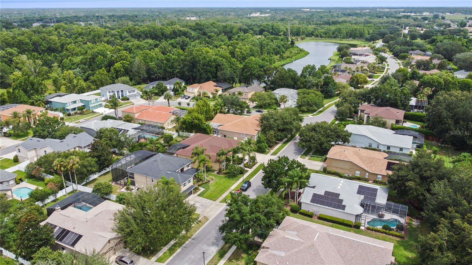 The gated community of Chapman Lakes has lakes, green areas and a playground.
