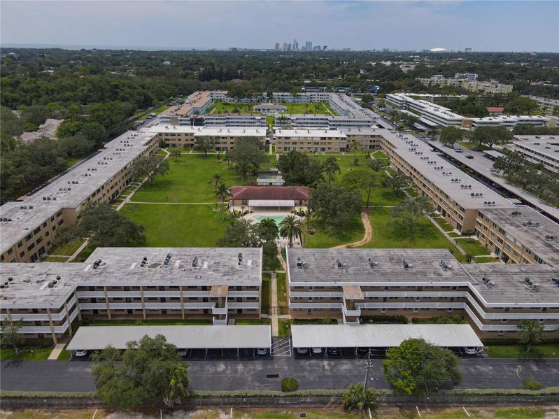 Front View, you can see Downtown