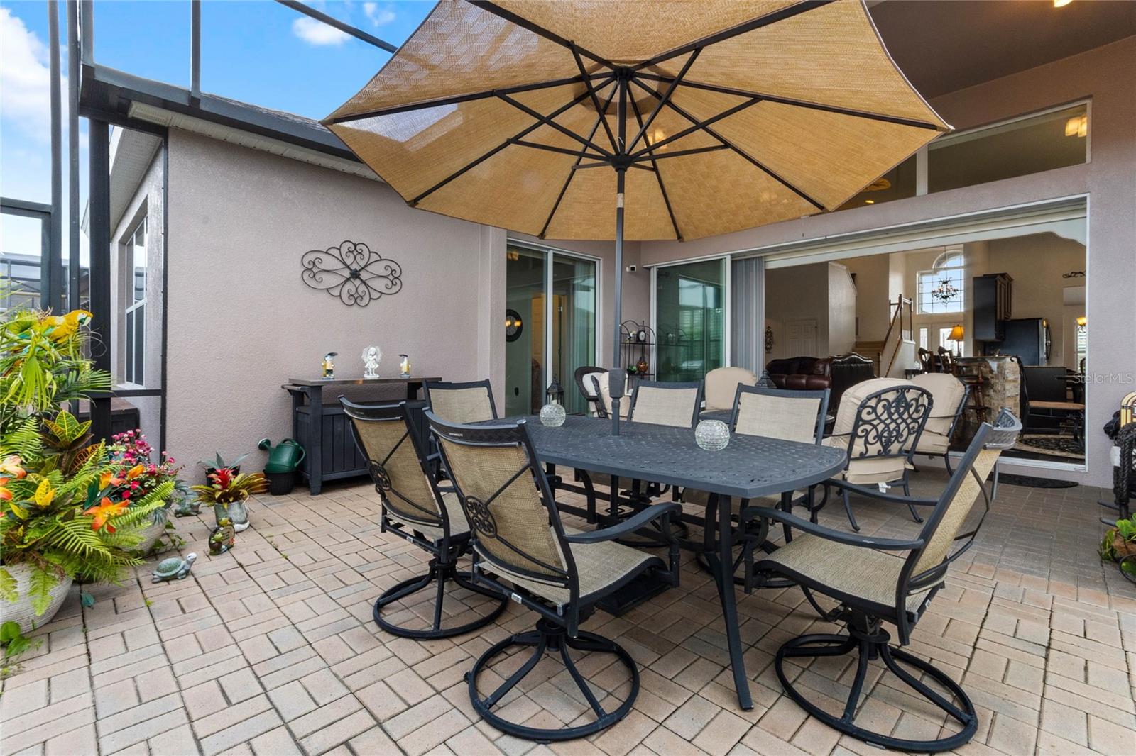 outdoor eating space