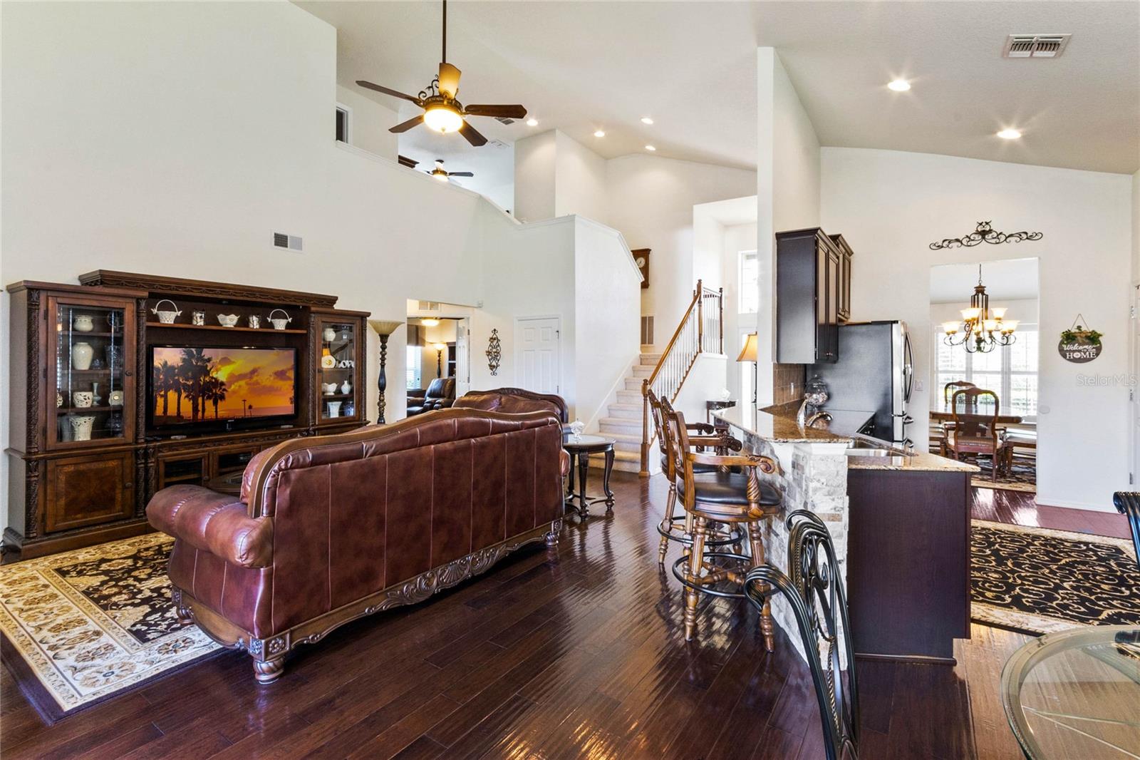 living room/kitchen combo
