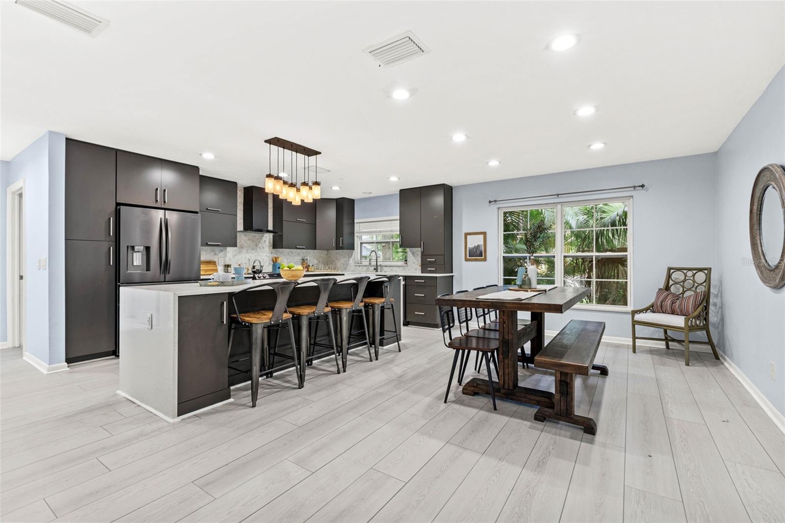 eating space in kitchen