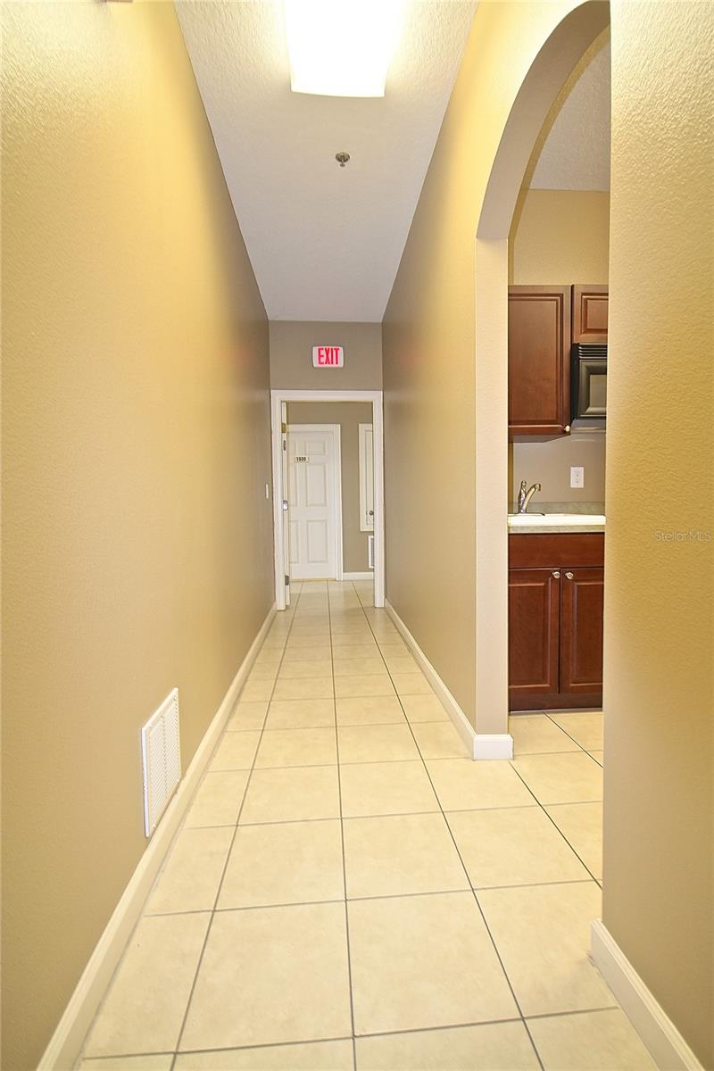 Suite Central Hallway