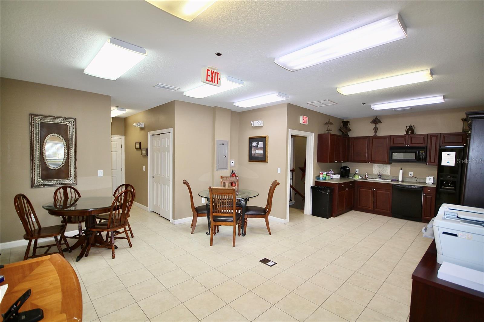 Common Area kitchen