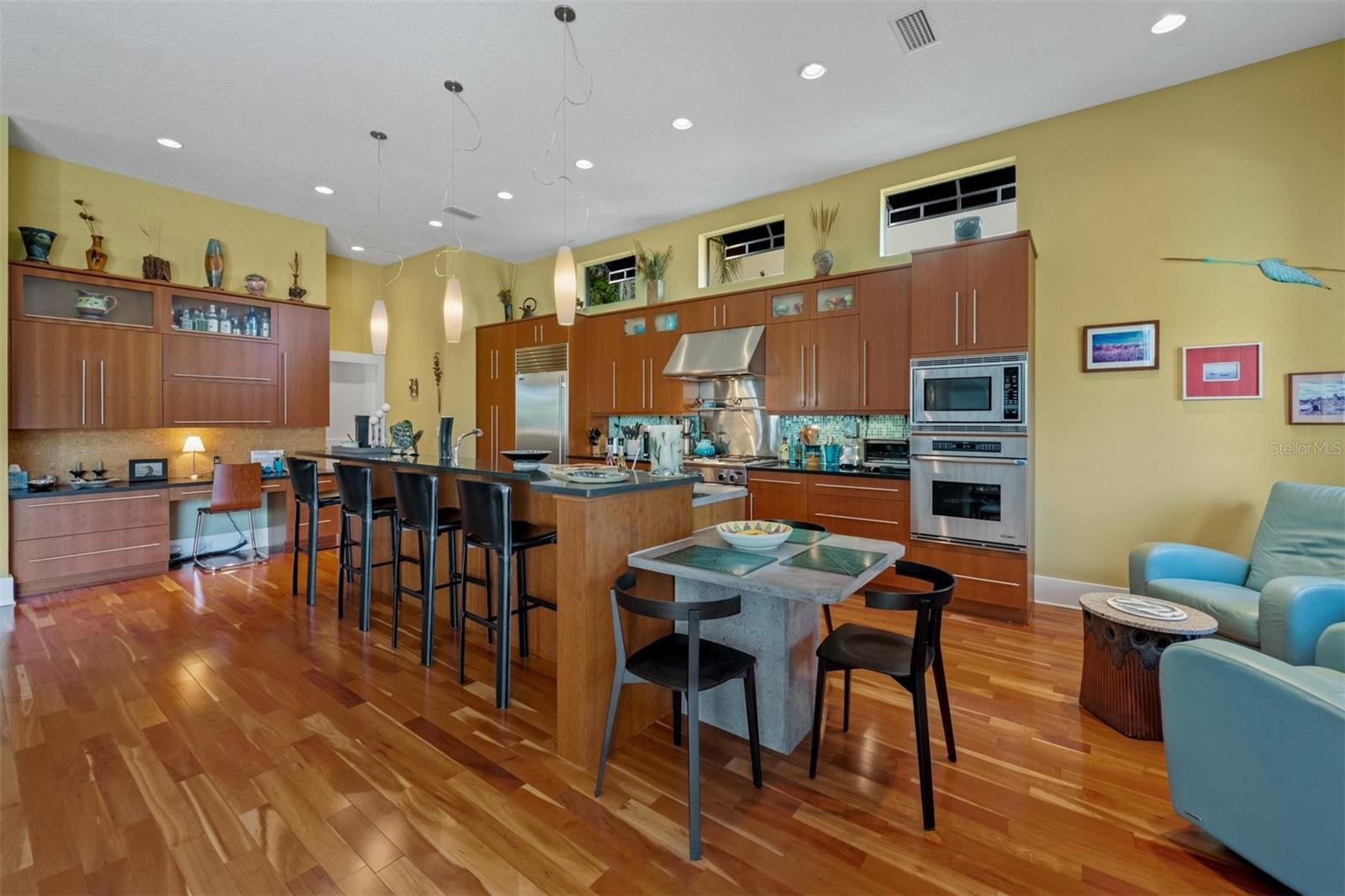 Island Kitchen with breakfast bar.