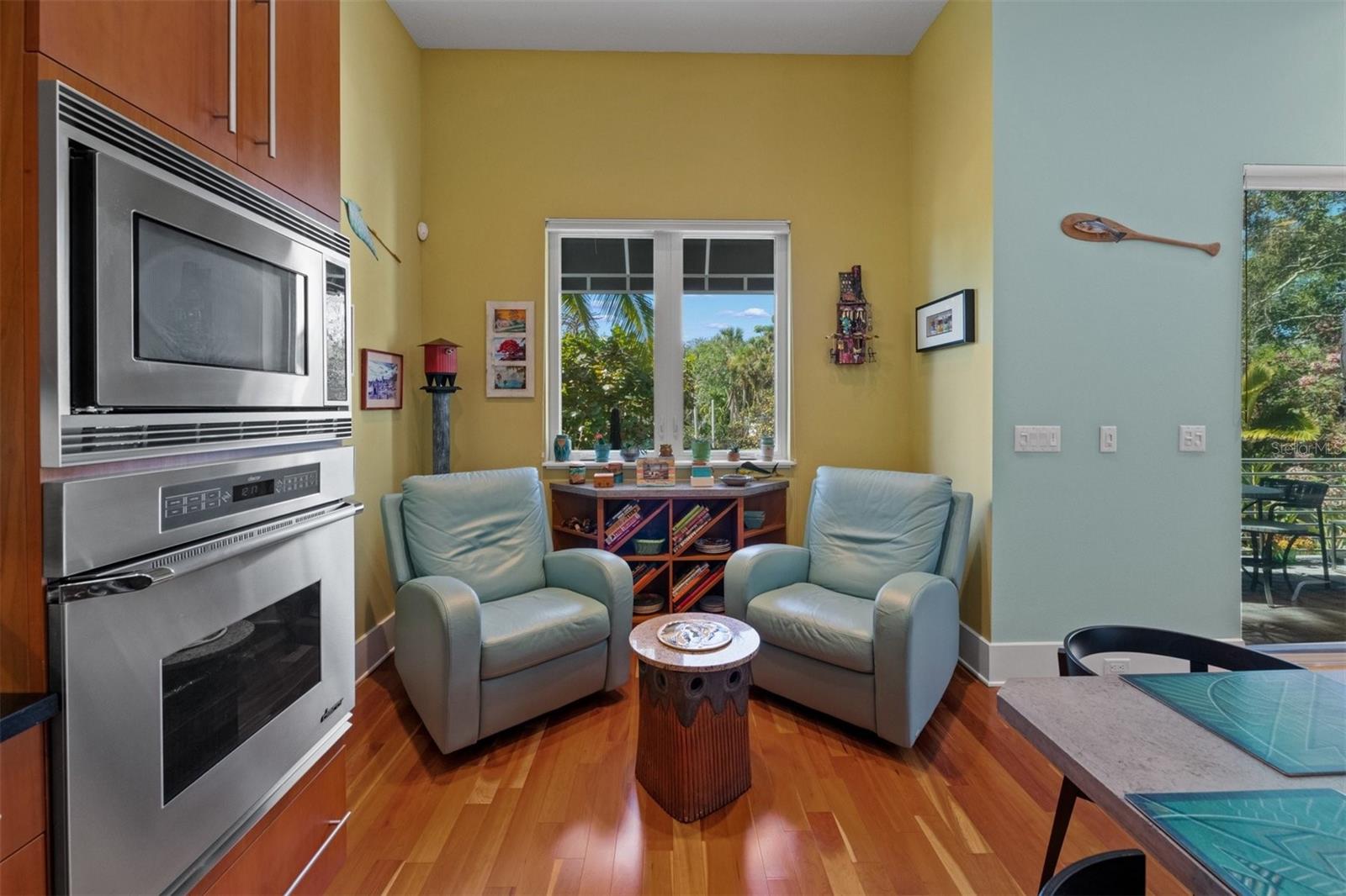 Kitchen nook