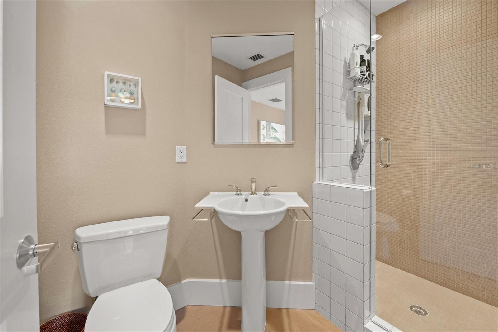 Full Bath for 2nd Bedroom