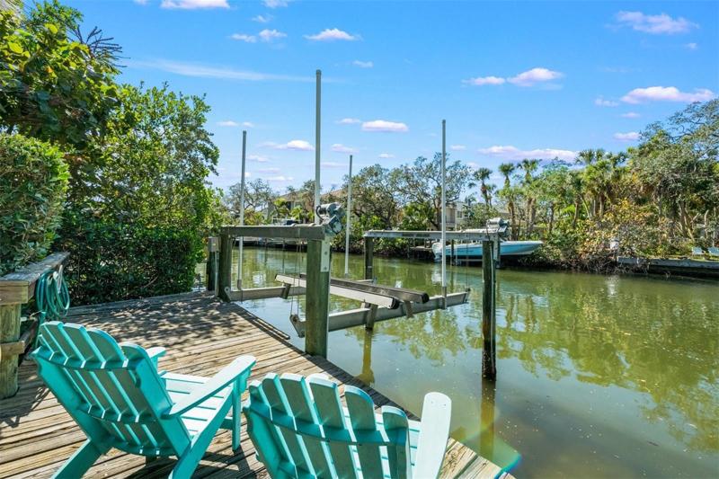 Dock with 10k boat lift