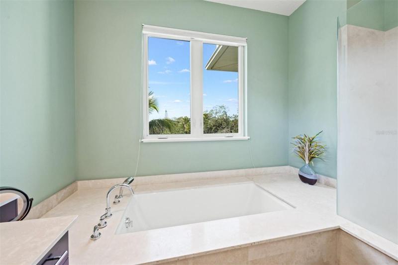 Garden soaking tub