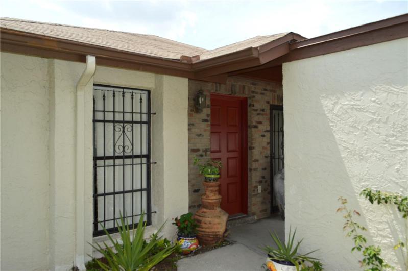 Main door of the house.  Iron protection in all doors and windows.