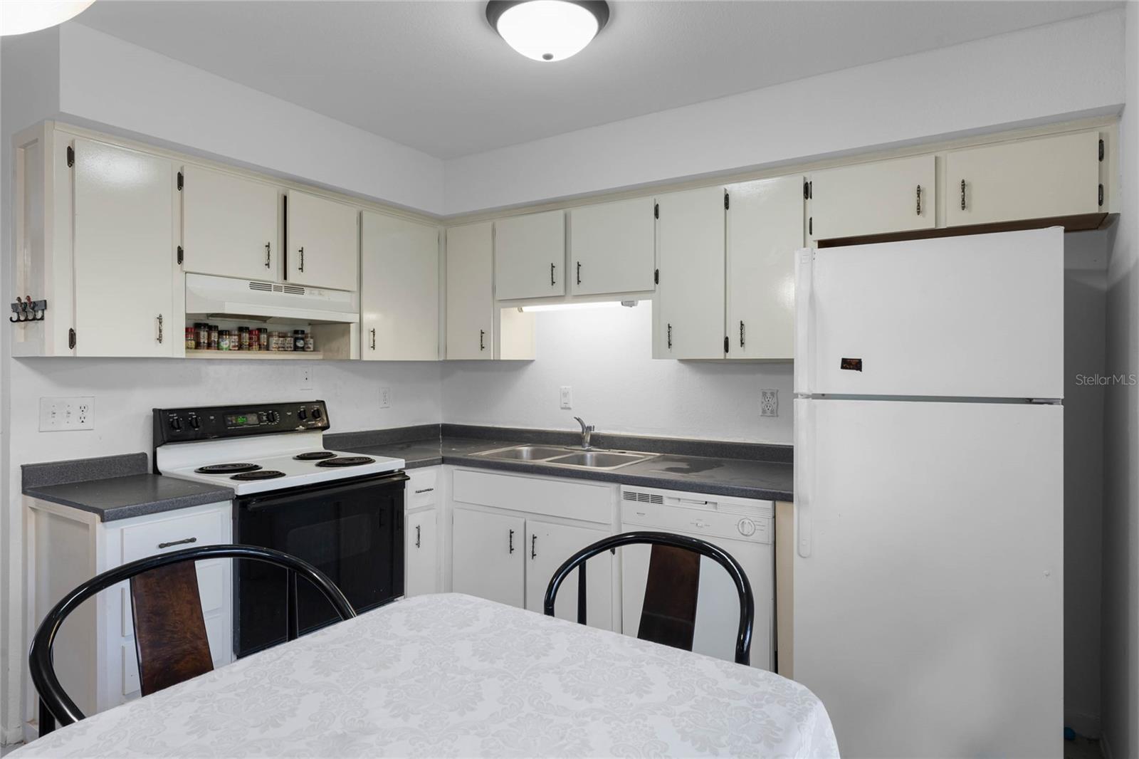 Right Side-Kitchen