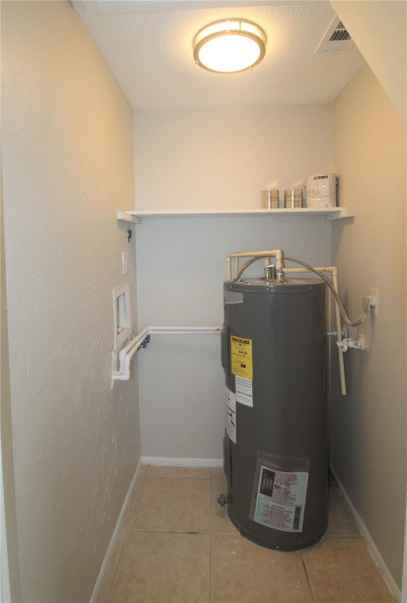 WASHER/DRYER HOOK UP