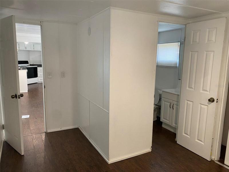 Main Bedroom & Bathroom