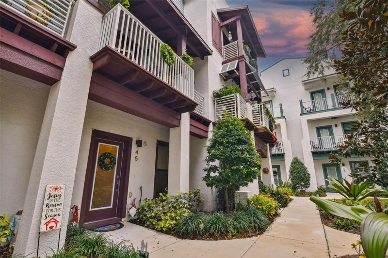 946 Highland