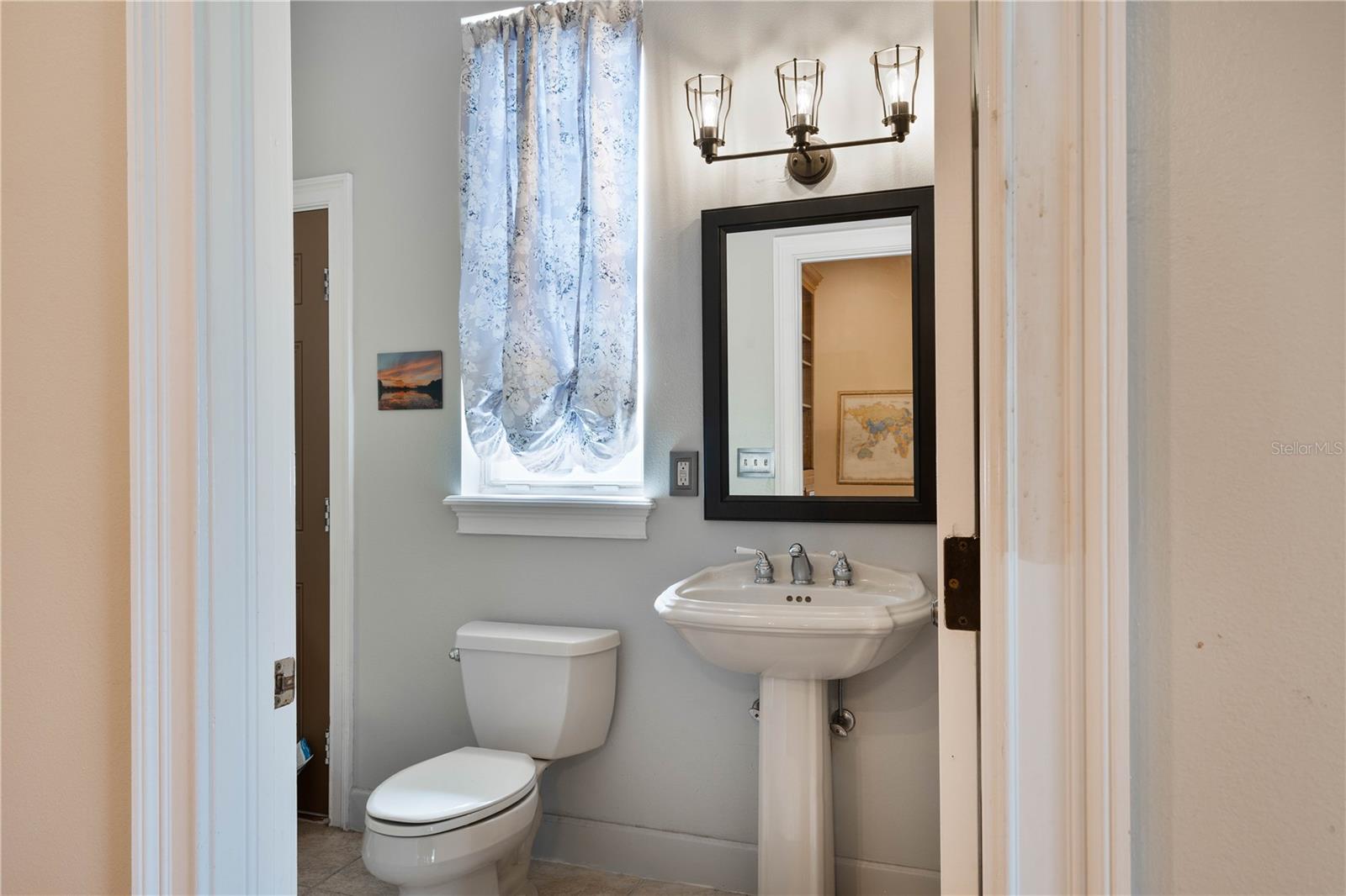 Ensuite to 1st floor bedroom