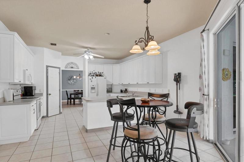 Dining area with sliding doors to the lanai