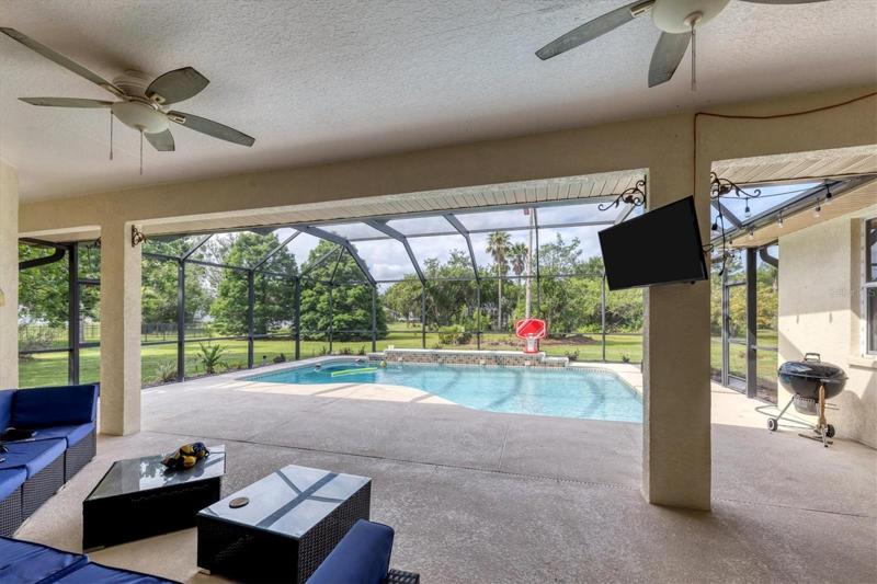 Covered area with ceiling fans on lanai