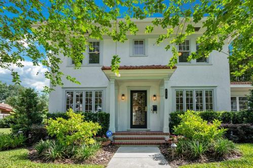 Beautiful home in Lake Copeland Historic District