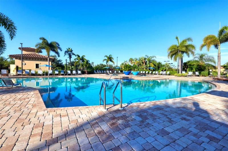 River Strand Pool & Spa