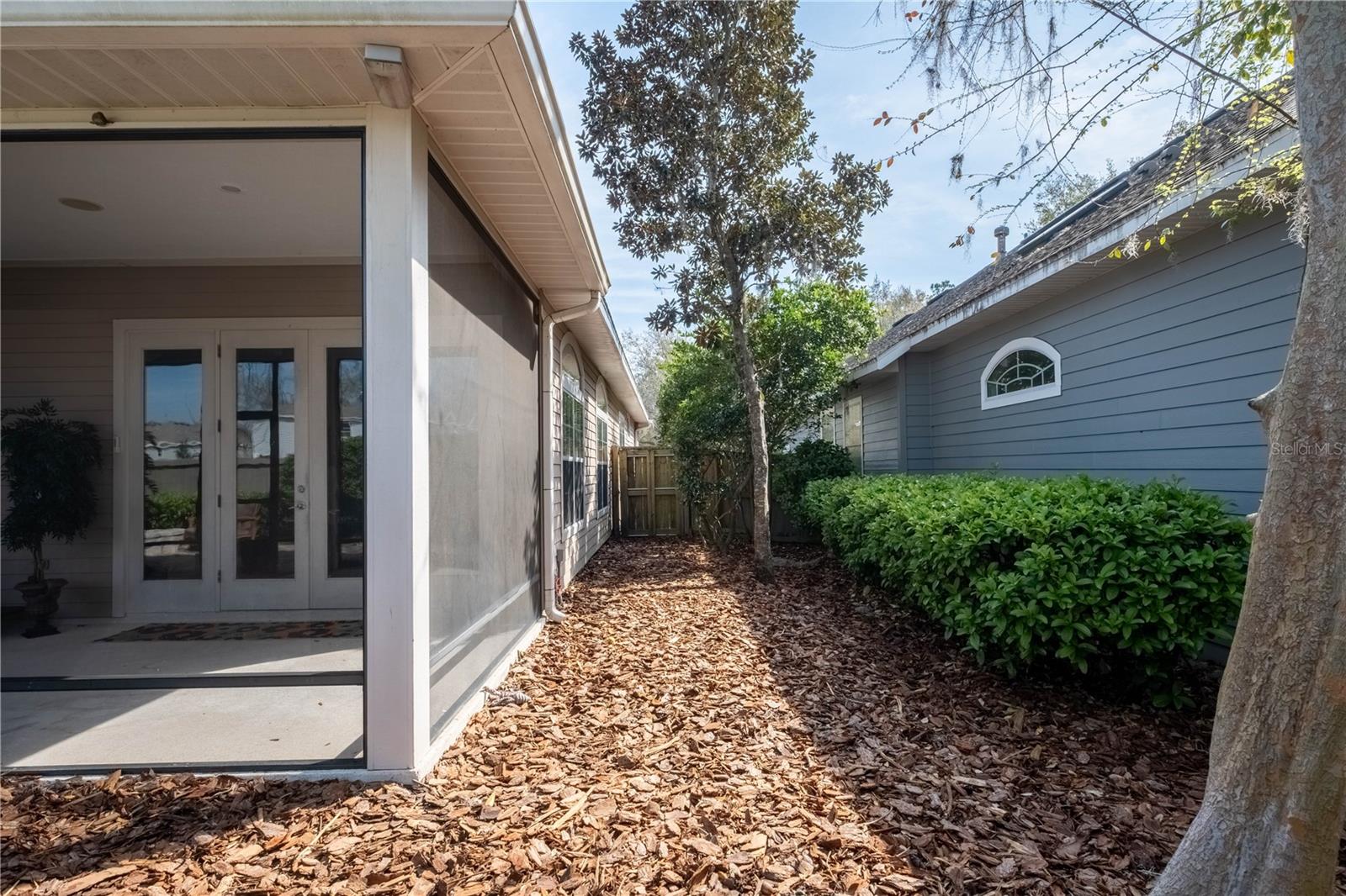 FULLY FENCED YARD
