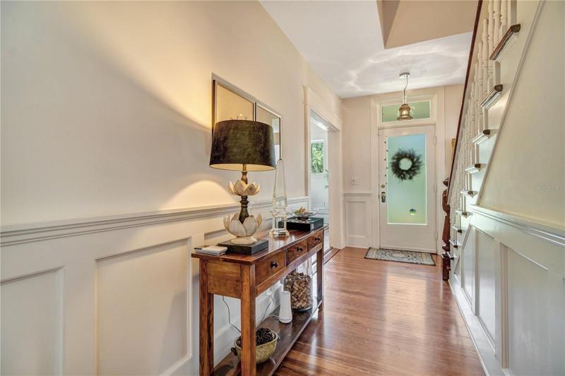Traditional Foyer Entry