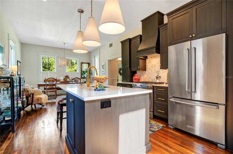 Kitchen, Dining and Keeping Room Combo