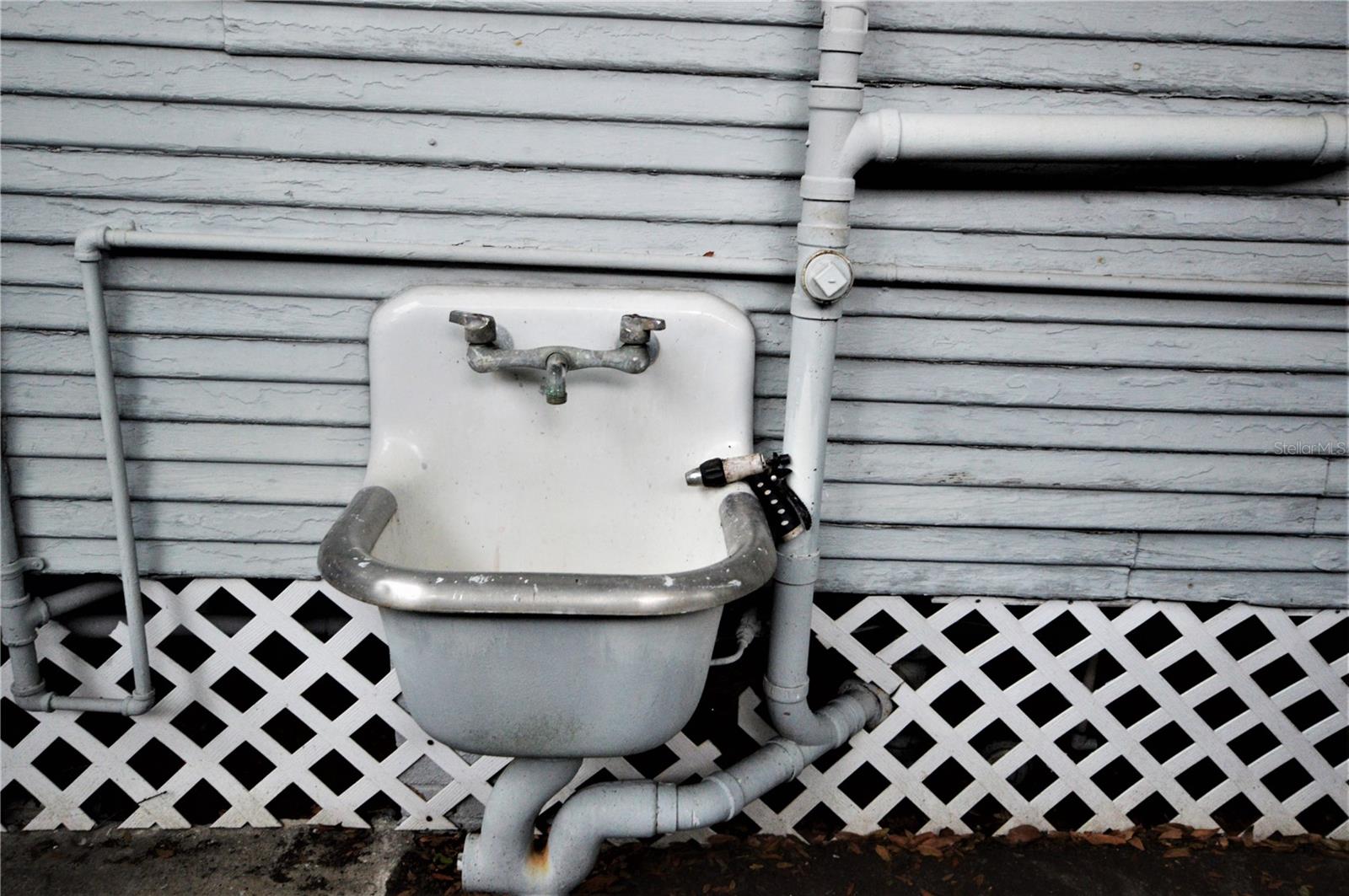 Outdoor Utility Sink