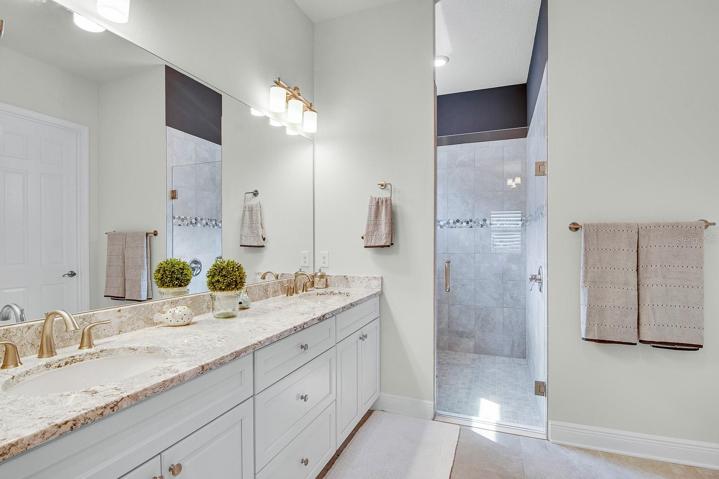 Master Suite Bath 2