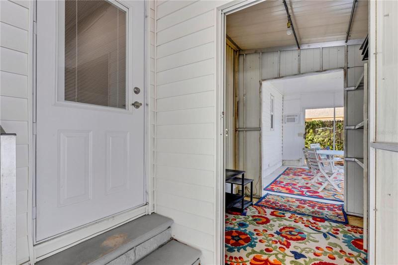 Storage and Breakfast Room Entry