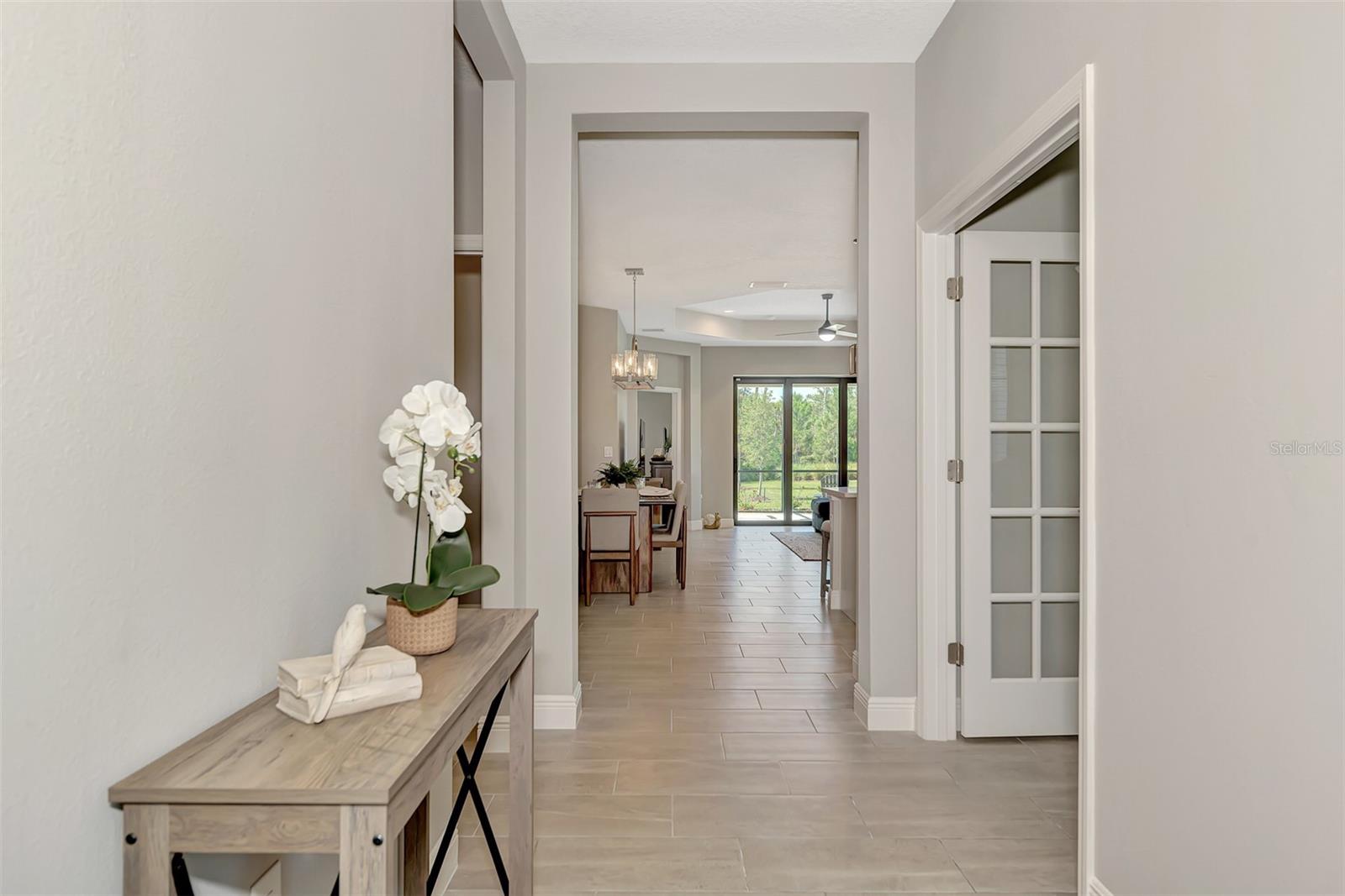 Foyer/hall way