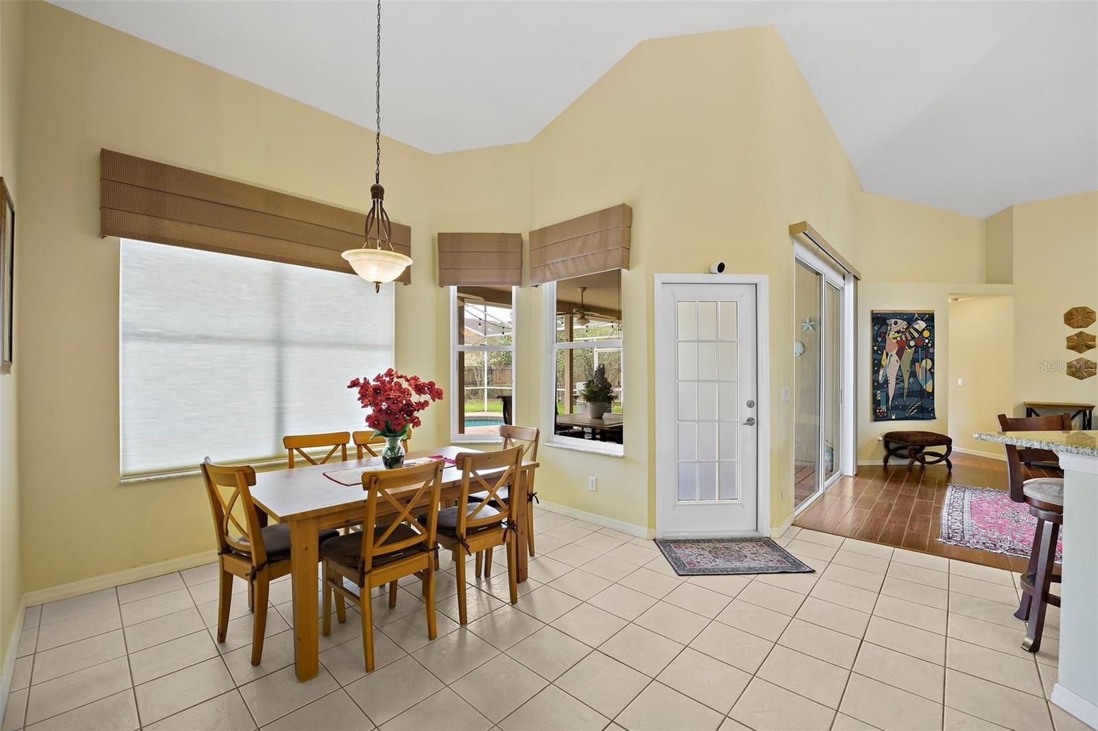 Dinette/Eat-in Kitchen