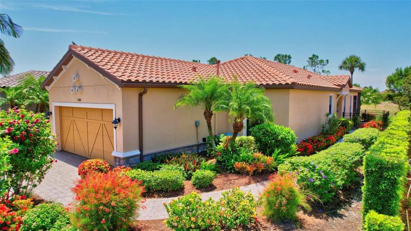 Roma Villa with tile roof