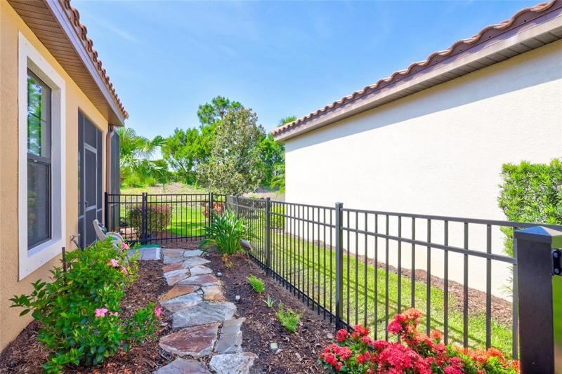 Fenced side yard