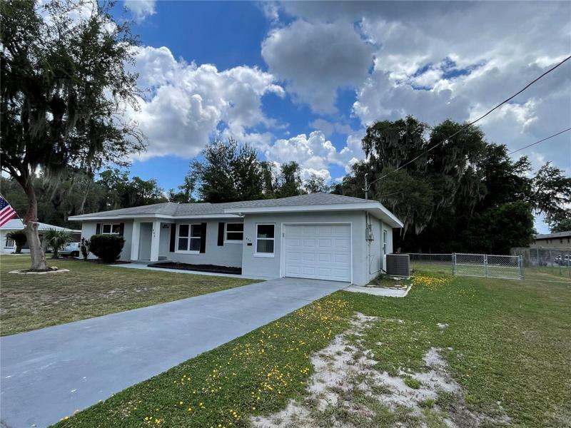 Convenient Large Driveway