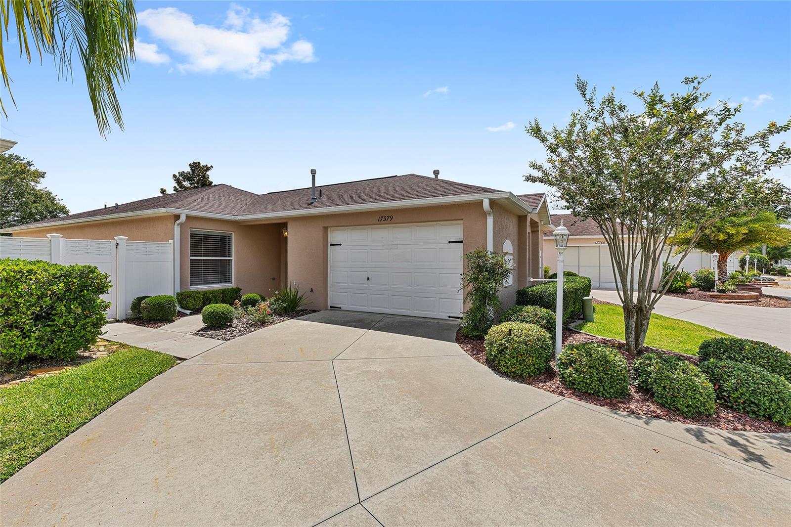 2 BDRM / 2 BTH GOLF FRONT VILLA WITH PRIVACY FENCING, PATIO AND MORE!!!