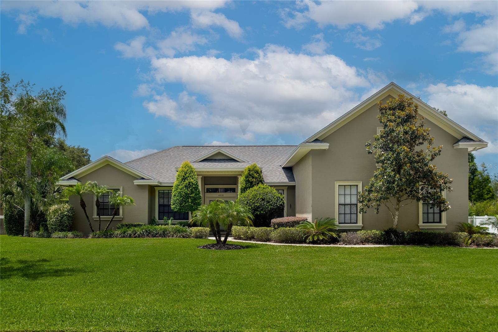 6530 Longwood Trace S front