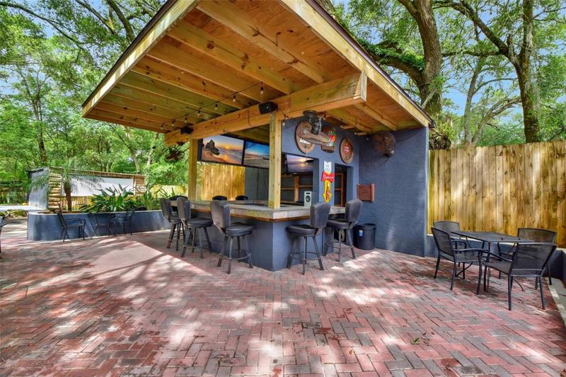 Tiki style Bar outside in Back Patio