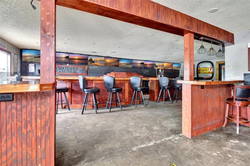 Interior main Bar Area