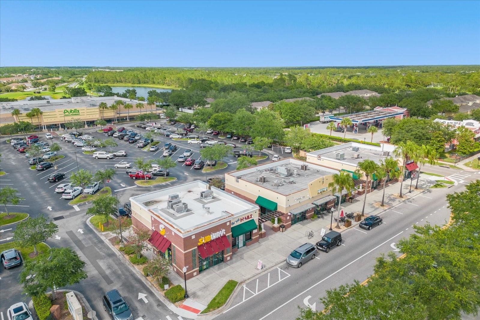Downtown Avalon Park. Restaurants and Grocery Store Publix
