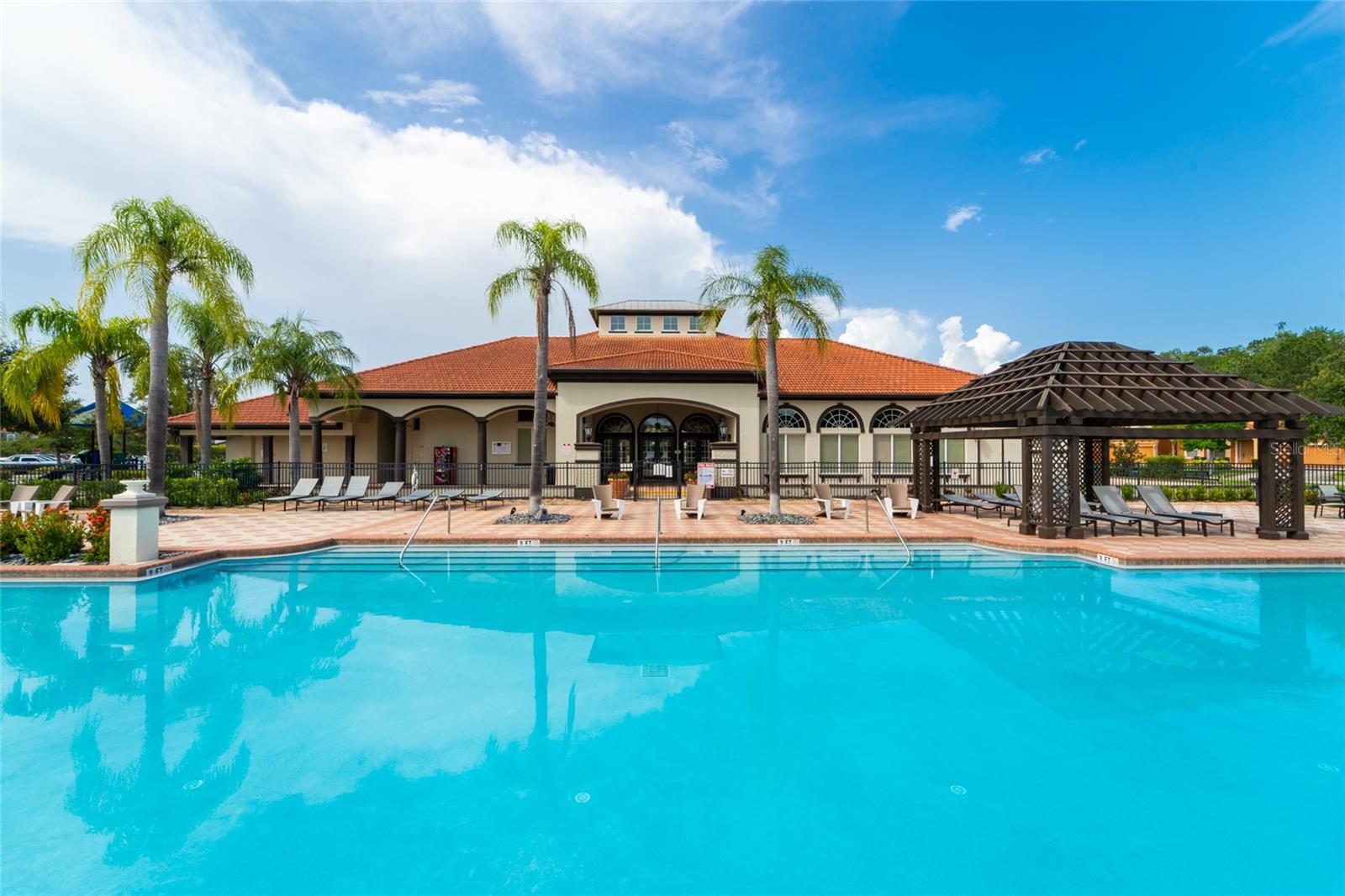 Clubhouse large Pool