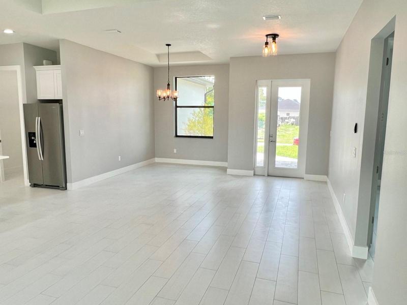 Grand Room / Dining / Entry