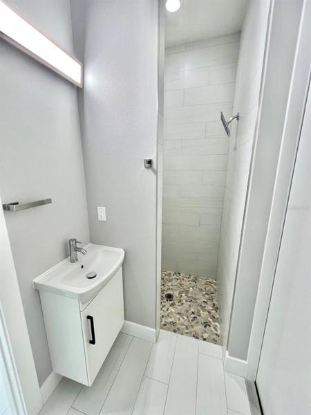 Bathroom 3-2