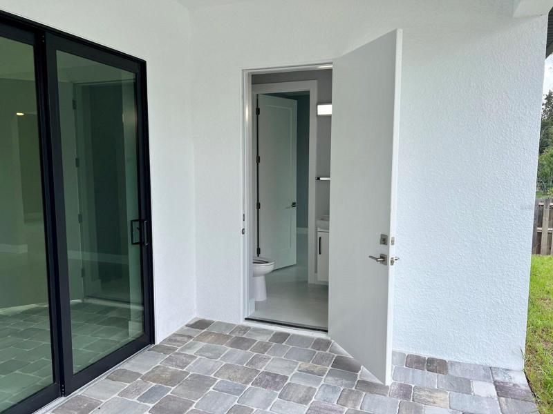 Rear Porch Bath 3 Door