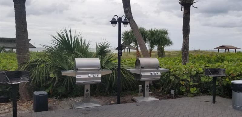 gulfside bbq area