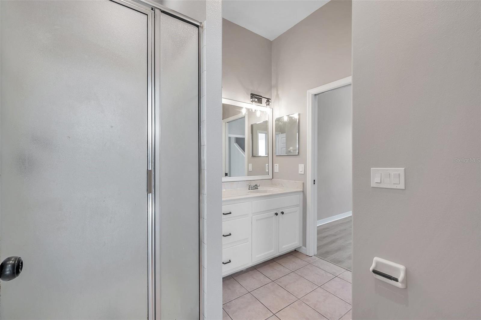 2nd Floor Jack &amp; Jill bathroom